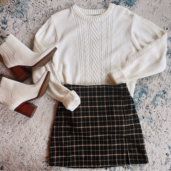 Blair Sweaters - Beautiful vintage Blair off-white knitted sweater